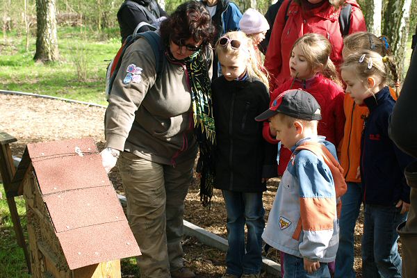 http://robert-koch-park.de/2011/04/waldkinder-im-park/